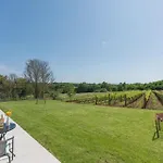 Villa Levak *