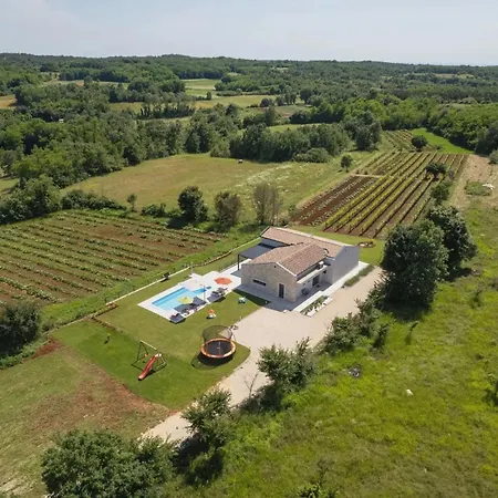 Levak Villa