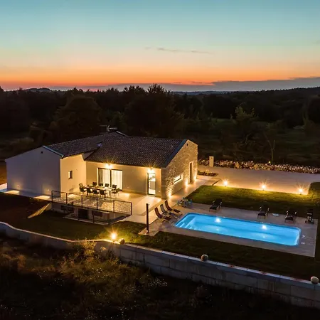 Levak Villa